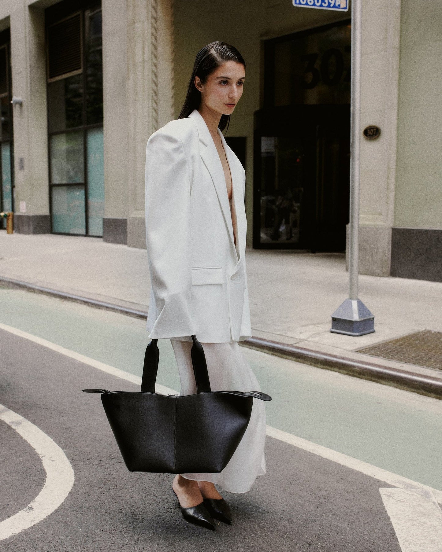 Bleecker Tote Black