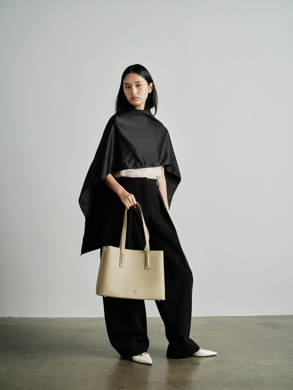 Linnea Tote Sand