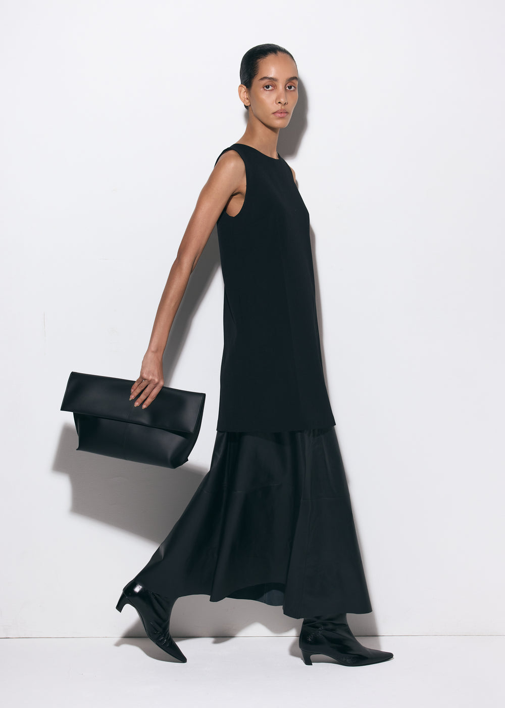 Seamed Clutch Black