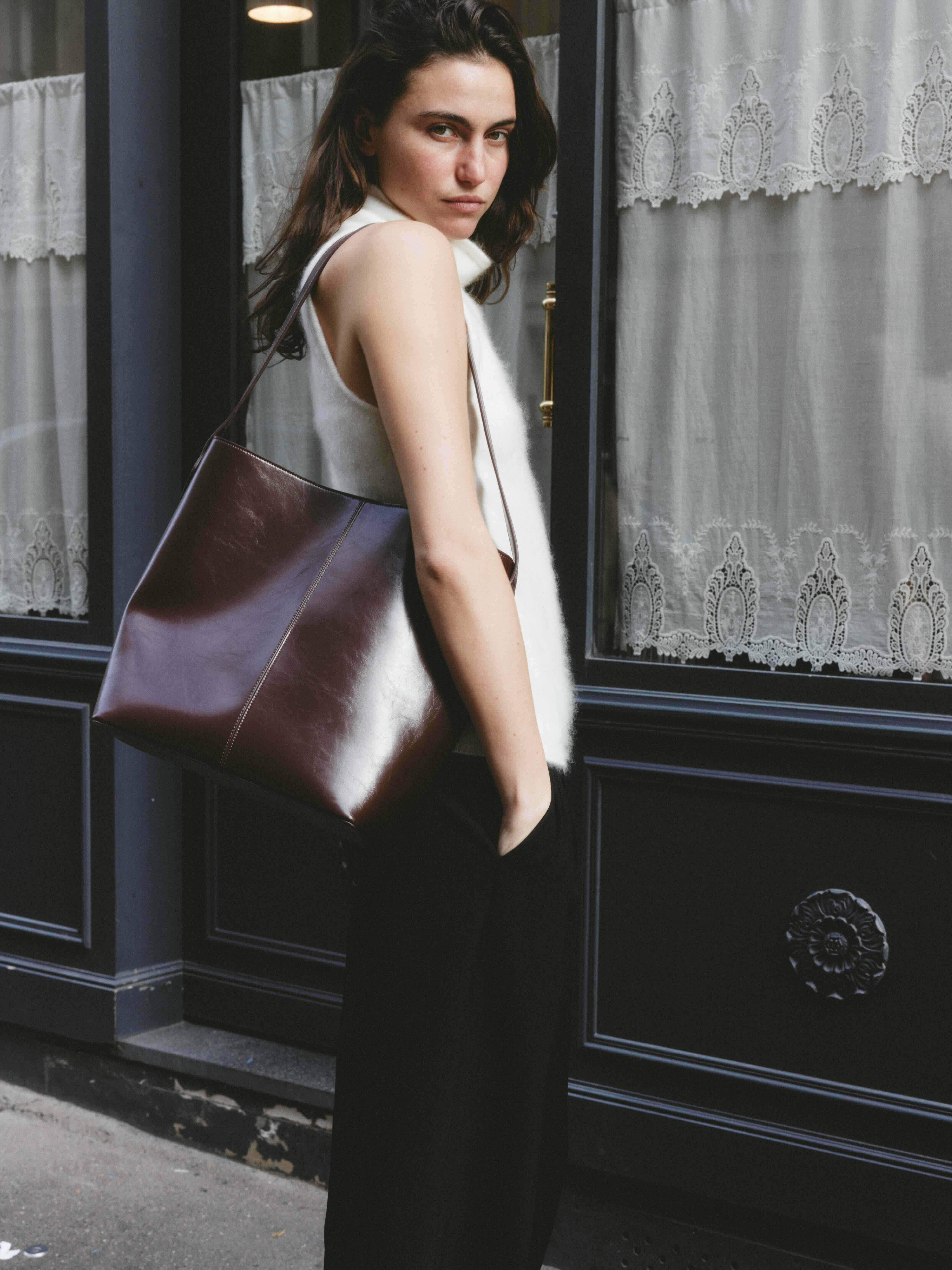 Kaia Bag Raisin Gloss