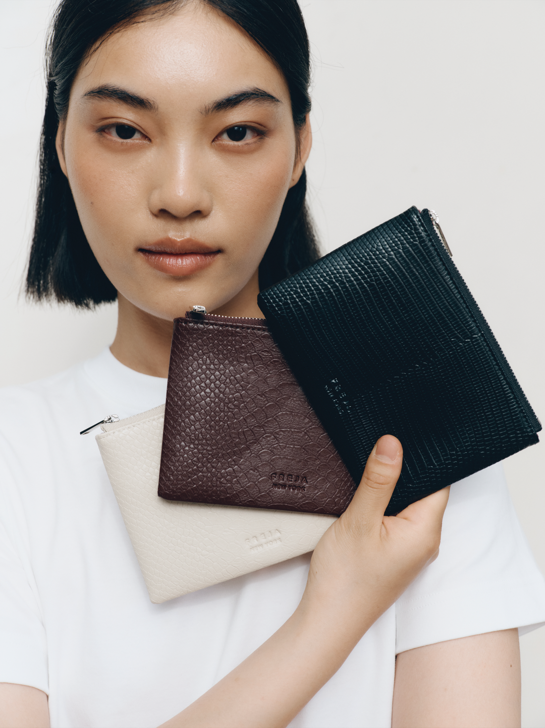 Zip Pouch 8 Berry Croc
