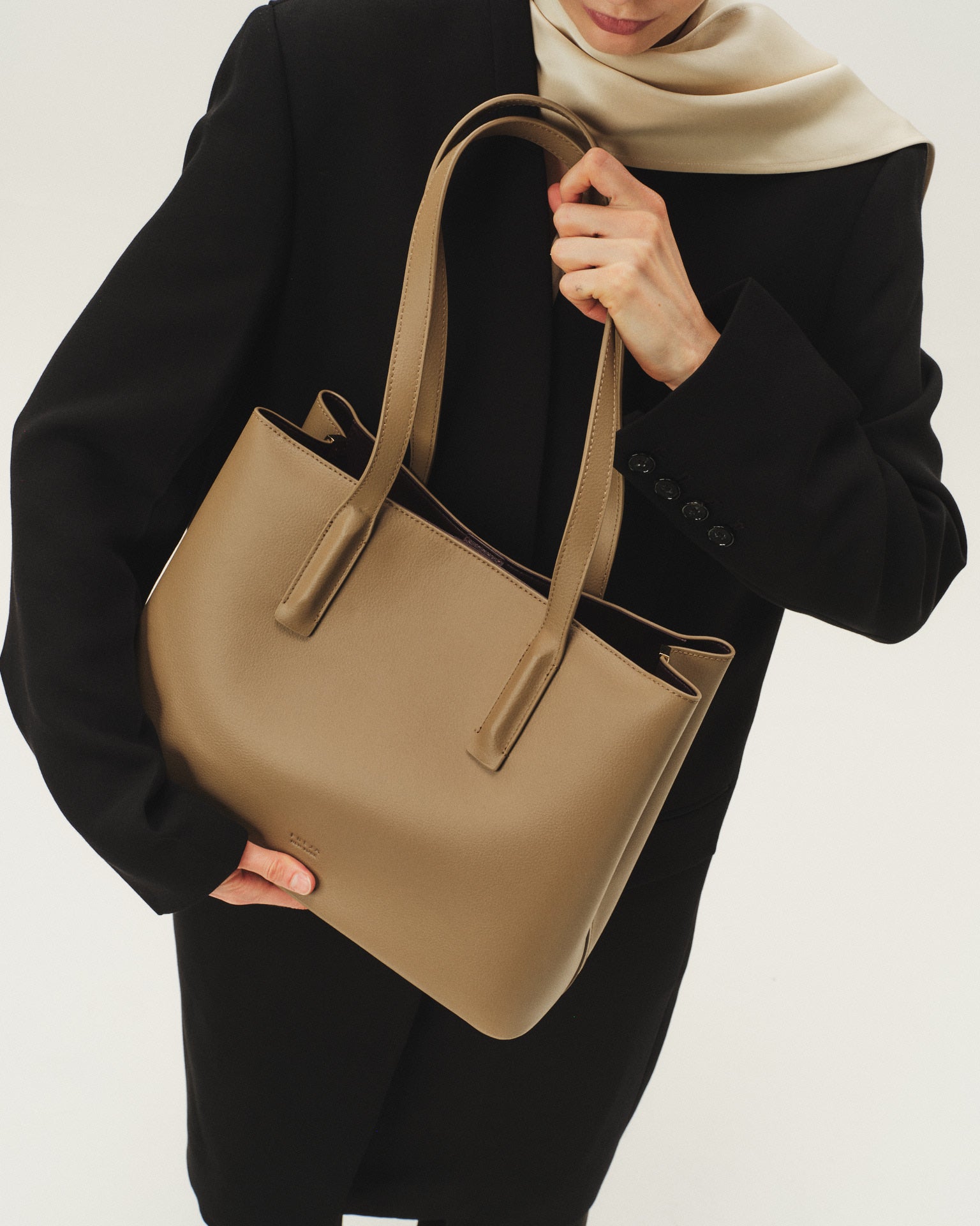 Linnea Tote Taupe