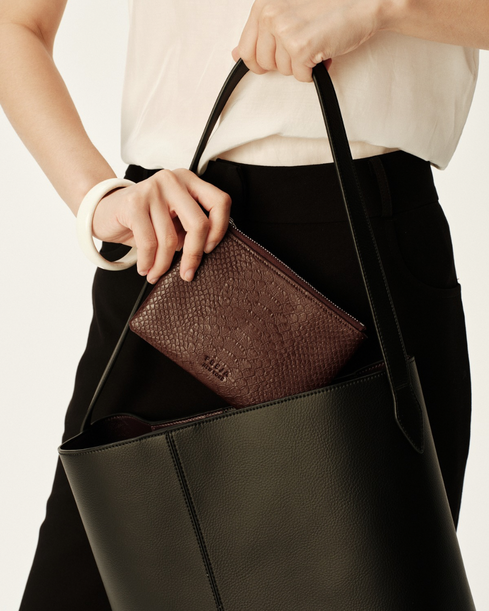 Zip Pouch Berry Croc