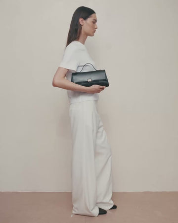 Shell Clutch Black Gloss