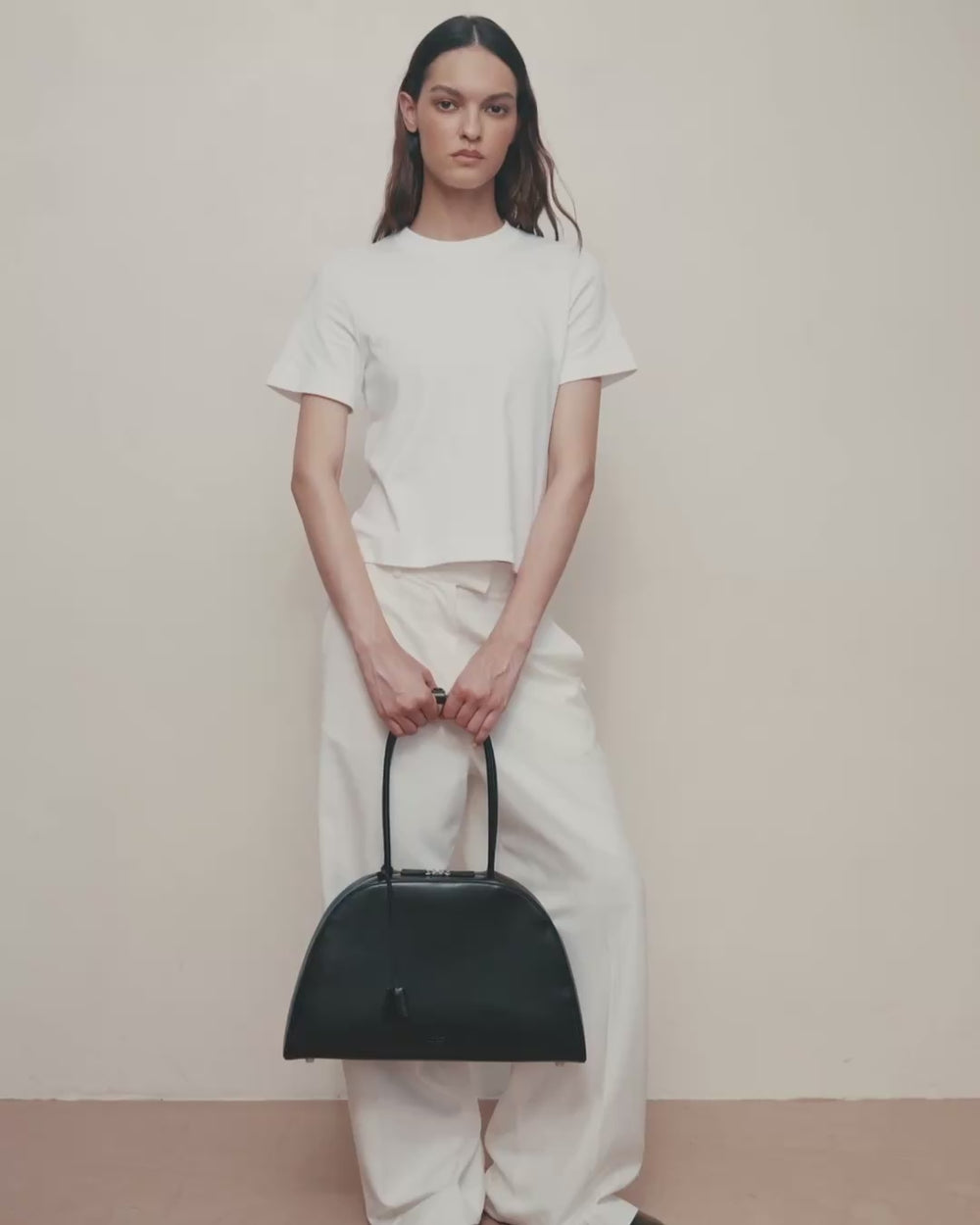 Alma Bag Tall Black Gloss